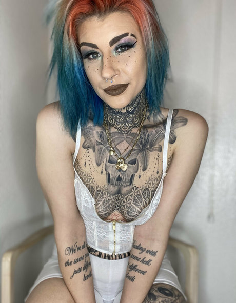 Foto di nudo di fuga di OnlyFans di Deelouisexx