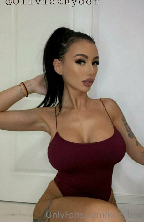 Kirabrunette1