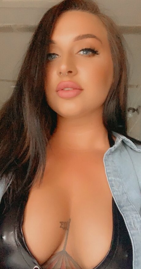 Foto di nudo di fuga di OnlyFans di Demoncakes