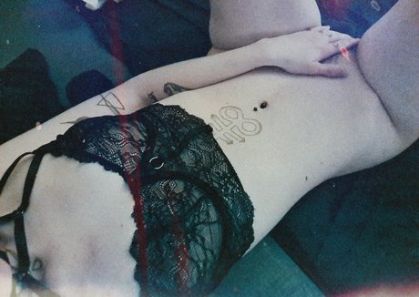 Foto di nudo di fuga di OnlyFans di Littledemonwitch