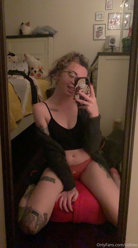 Foto di nudo di fuga di OnlyFans di Sidhee