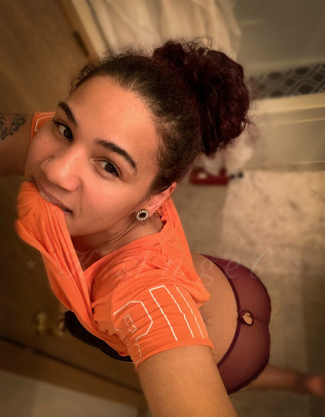 Foto di nudo di fuga di OnlyFans di Kangelstardustxo