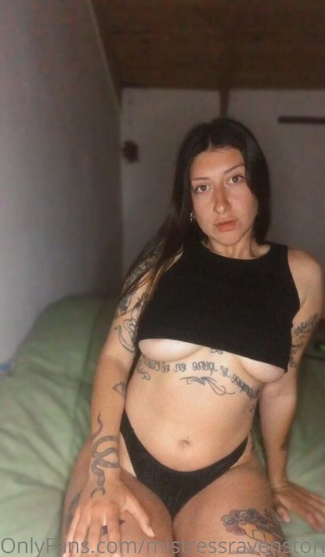Foto di nudo di fuga di OnlyFans di Mravenstorm