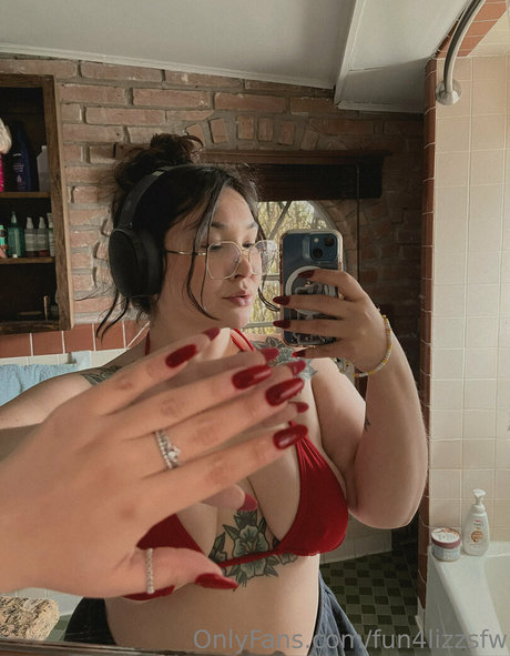 Foto di nudo di fuga di OnlyFans di Fun4lizzsfw
