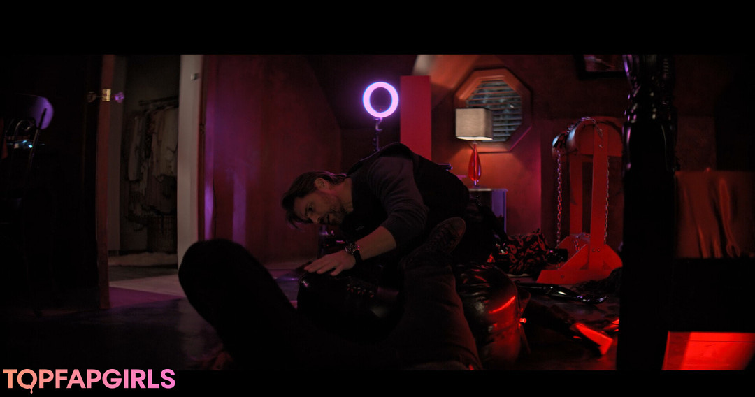 Foto di nudo di fuga di OnlyFans di Alyssa Milano #158 Foto di nudo di fuga di OnlyFans di Alyssa Milano #158