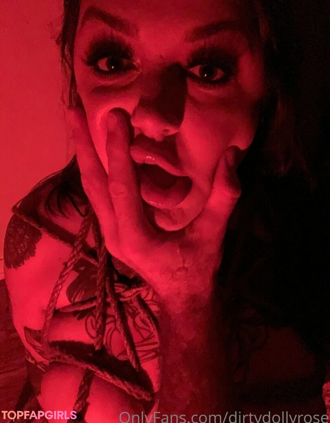 Foto di nudo di fuga di OnlyFans di Dirtydollyrose #8 Foto di nudo di fuga di OnlyFans di Dirtydollyrose #8