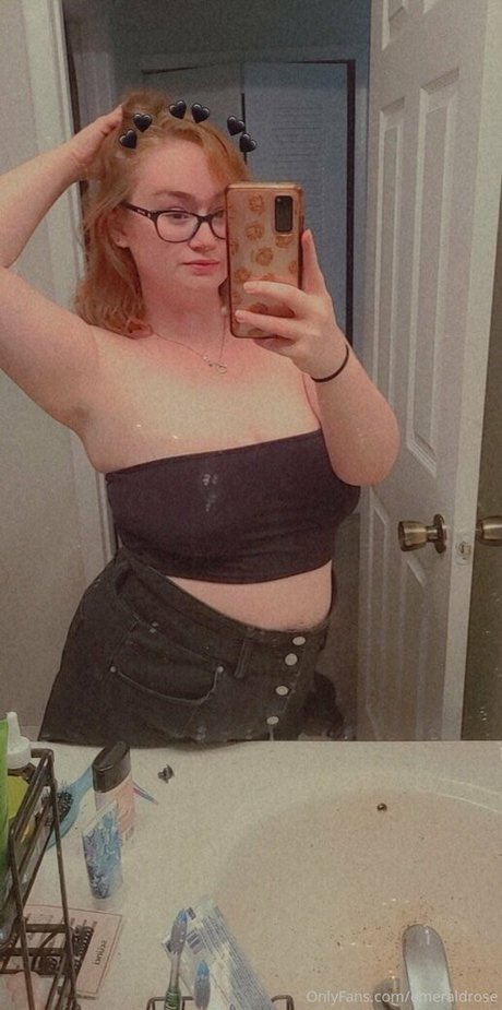 Foto di nudo di fuga di OnlyFans di Emeraldrose