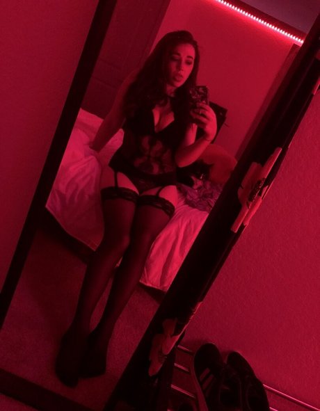 Foto di nudo di fuga di OnlyFans di Emily Fox