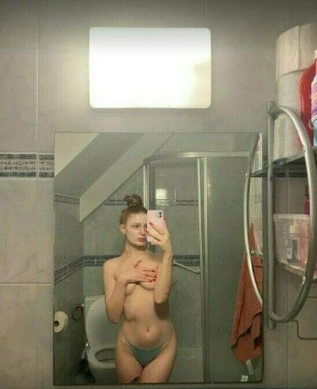 Foto di nudo di fuga di OnlyFans di Issaa0