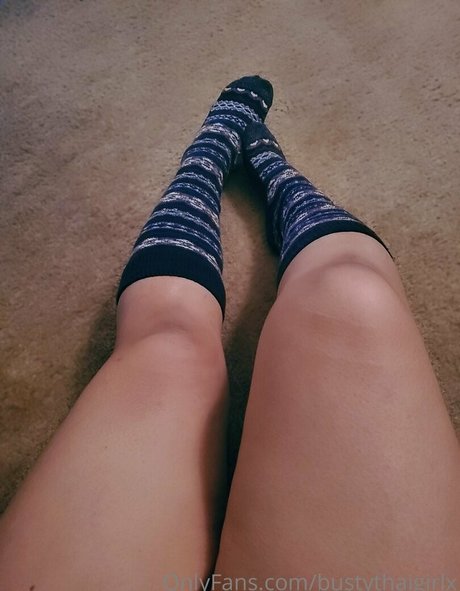 Bustythaigirlx