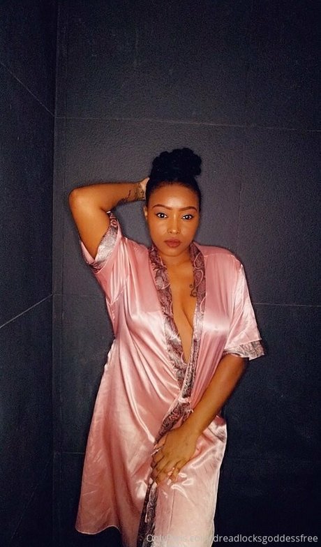 Foto di nudo di fuga di OnlyFans di Dreadlocksgoddessfree