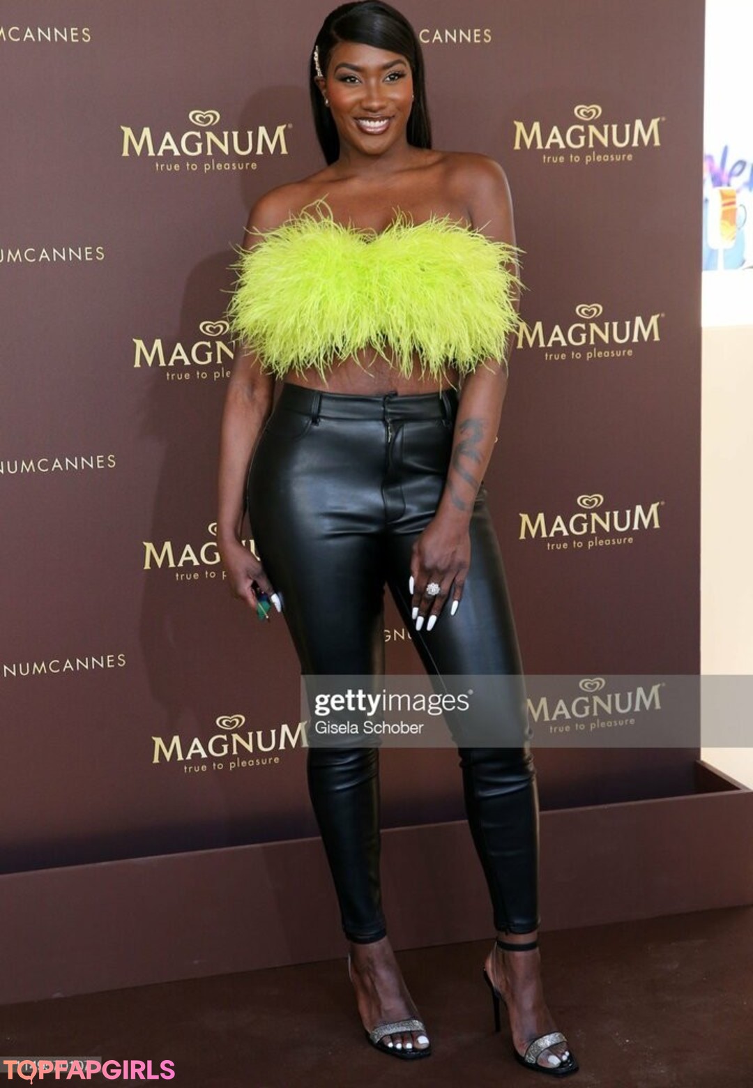 Foto di nudo di fuga di OnlyFans di Aya Nakamura #22 Foto di nudo di fuga di OnlyFans di Aya Nakamura #22