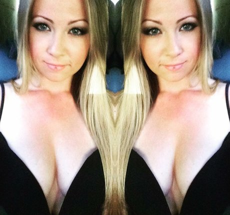 Foto di nudo di fuga di OnlyFans di Chloe James