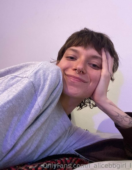Foto di nudo di fuga di OnlyFans di Lalicebbgirll