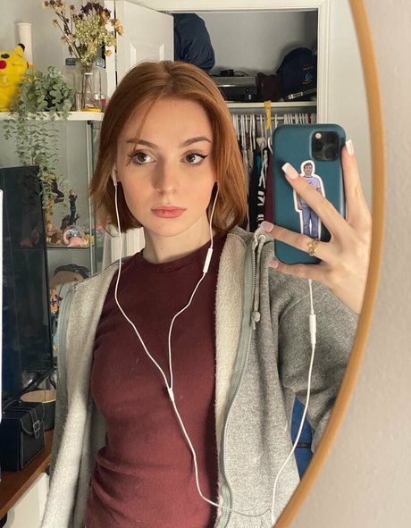 Foto di nudo di fuga di OnlyFans di Caitlin
