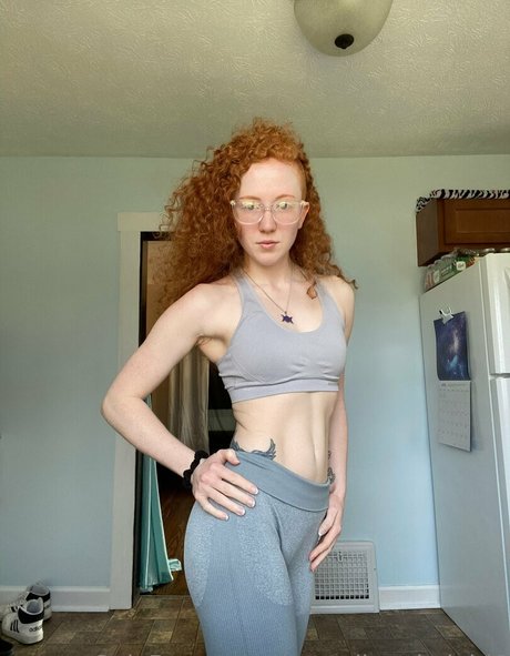 Foto di nudo di fuga di OnlyFans di Thatredheadedgirl6