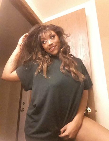 Foto di nudo di fuga di OnlyFans di Sweeeetcaramella