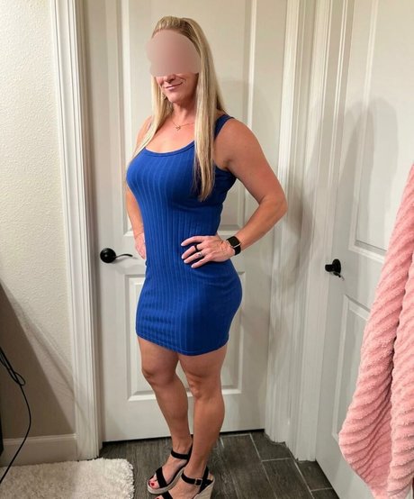 The Seductive Hotwife