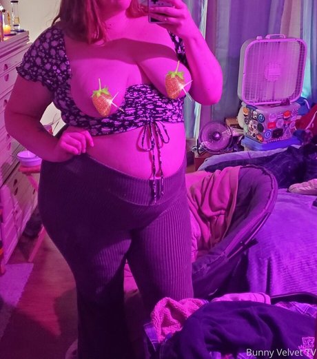 Foto di nudo di fuga di OnlyFans di Bunnyvelvettvfree