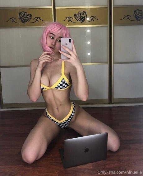 Foto di nudo di fuga di OnlyFans di Elllleeee