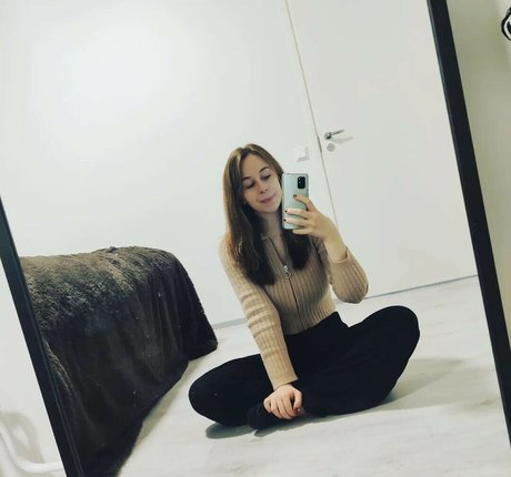 Foto di nudo di fuga di OnlyFans di Actuallyalisa
