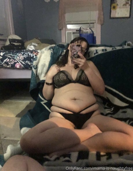 Foto di nudo di fuga di OnlyFans di Mamaisnaughtyfree