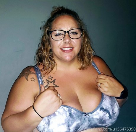 Foto di nudo di fuga di OnlyFans di Sexybbwmom11