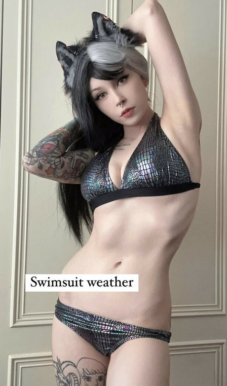 Foto di nudo di fuga di OnlyFans di Ember Wolf