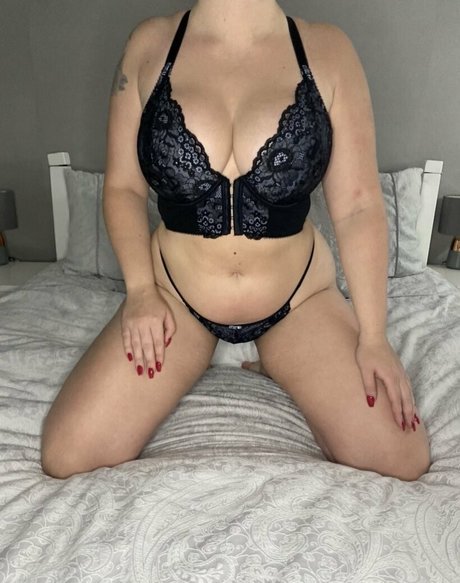 Foto di nudo di fuga di OnlyFans di Mombodrosie