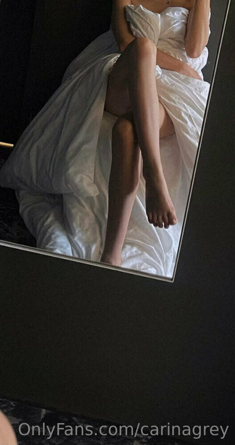 Foto di nudo di fuga di OnlyFans di Carinagrey