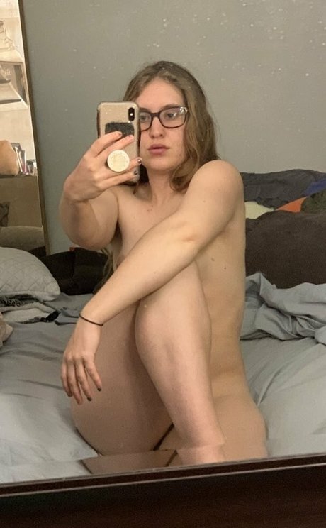 Foto di nudo di fuga di OnlyFans di Reddhotqueen