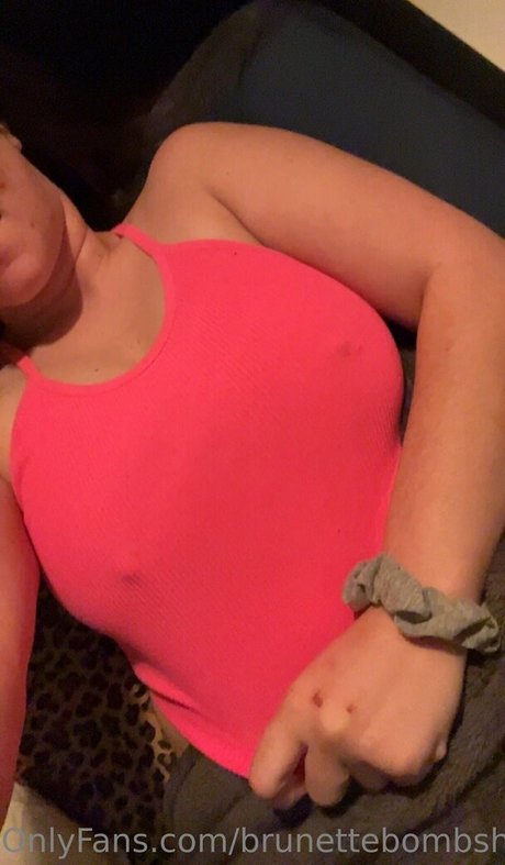 Brunettebombshell13
