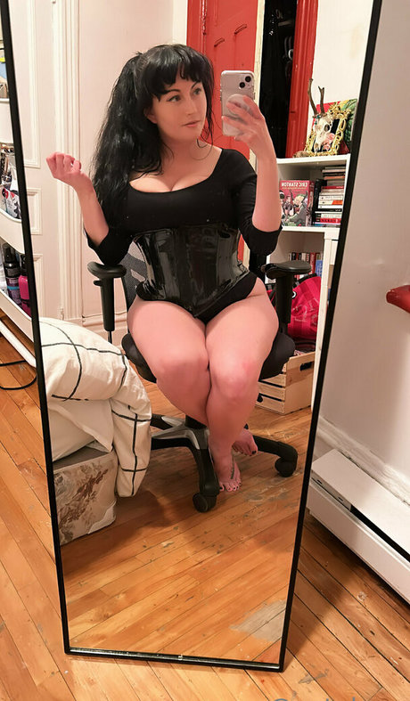 Foto di nudo di fuga di OnlyFans di Payzeta