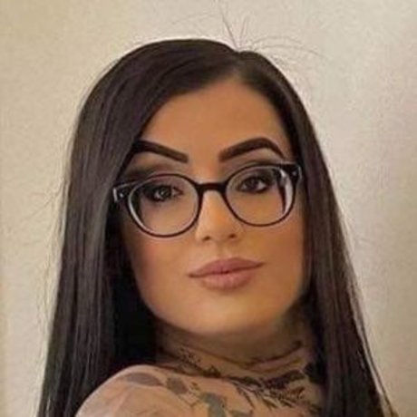 Foto di nudo di fuga di OnlyFans di Szandihangacsi