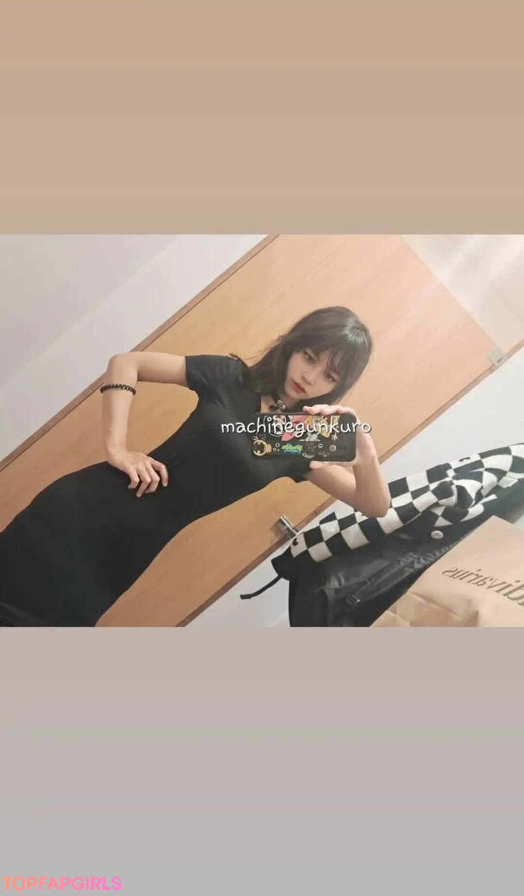 Foto di nudo di fuga di OnlyFans di Kuro Emma #14 Foto di nudo di fuga di OnlyFans di Kuro Emma #14