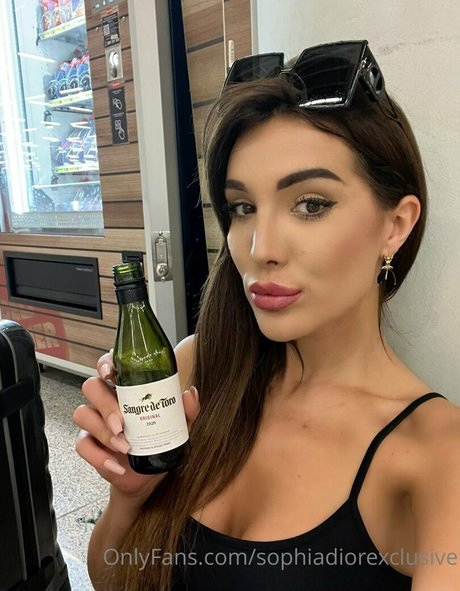 Foto di nudo di fuga di OnlyFans di Sophiadiorexclusive