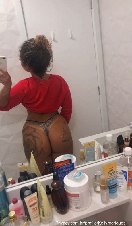 Foto di nudo di fuga di OnlyFans di Kelly Rodrigues
