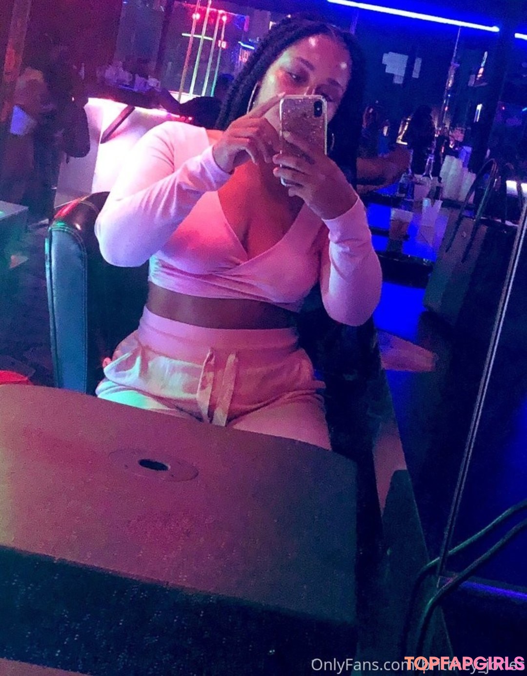 Foto di nudo di fuga di OnlyFans di Brittneyjones #32 Foto di nudo di fuga di OnlyFans di Brittneyjones #32