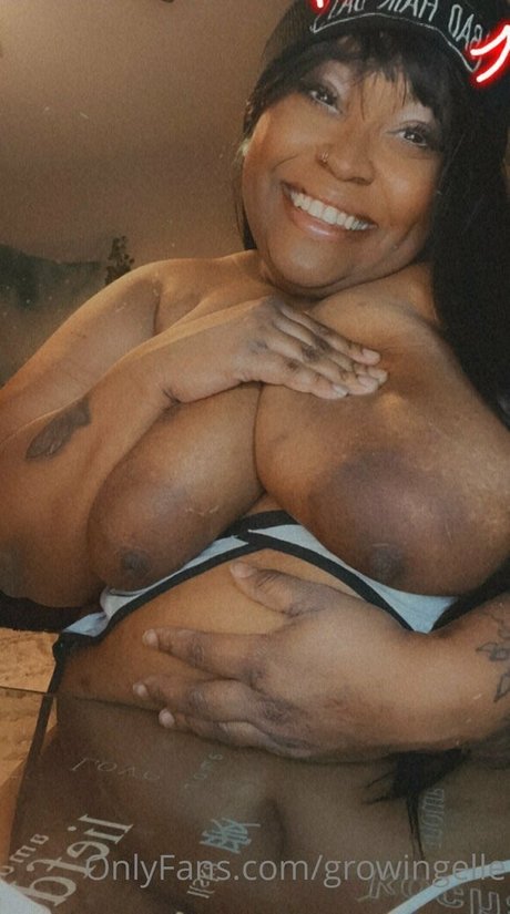 Foto di nudo di fuga di OnlyFans di Growingellex