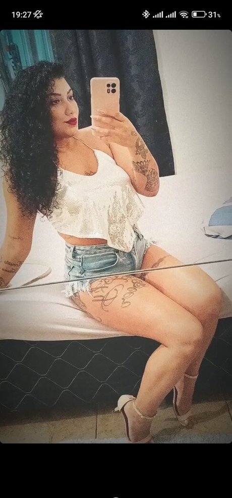 Foto di nudo di fuga di OnlyFans di Drielle Renata