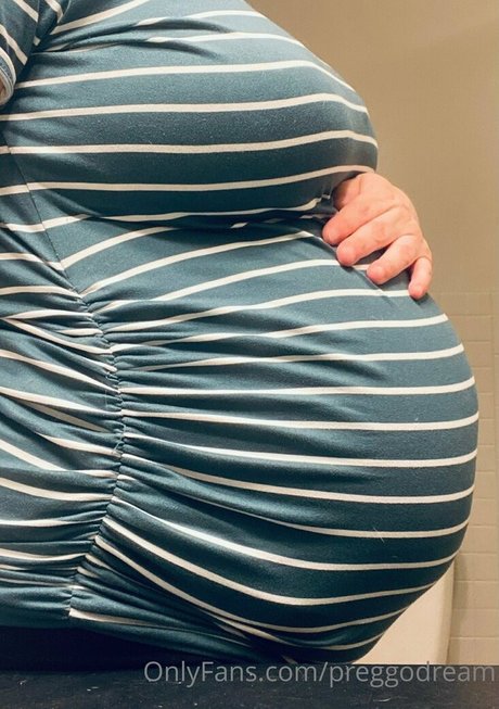 Foto di nudo di fuga di OnlyFans di Preggodream