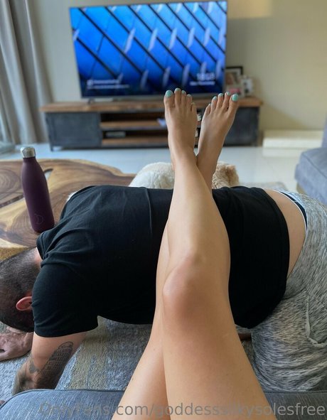 Goddesssilkysolesfree