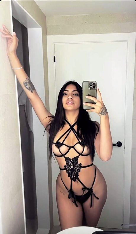 Foto di nudo di fuga di OnlyFans di Abi Anze