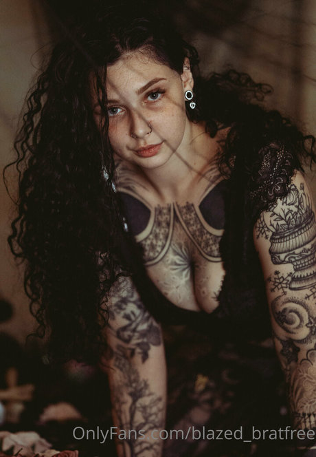Foto di nudo di fuga di OnlyFans di Blazedbratfree