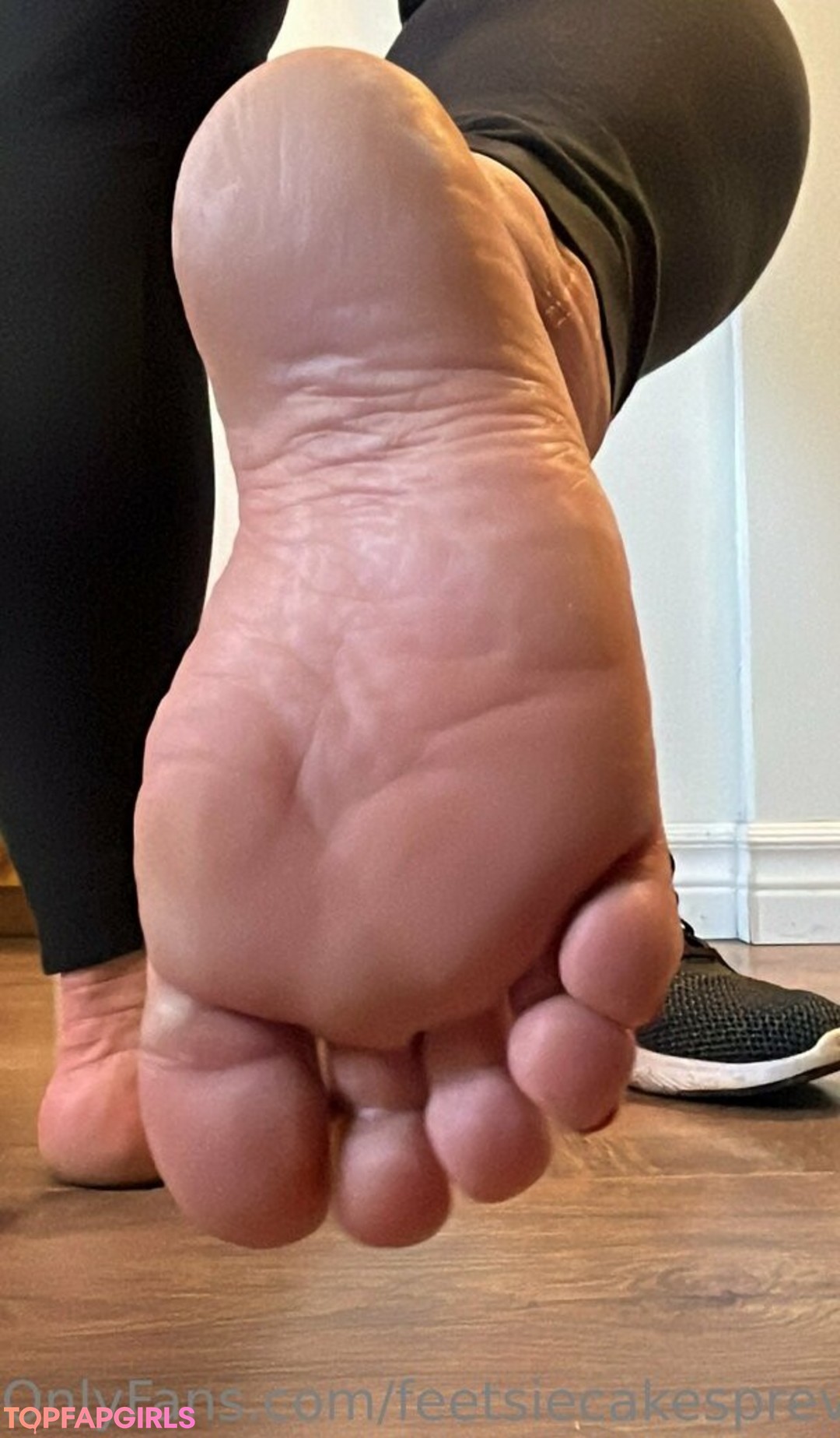 Foto di nudo di fuga di OnlyFans di Feetsiecakespreviews #17 Foto di nudo di fuga di OnlyFans di Feetsiecakespreviews #17