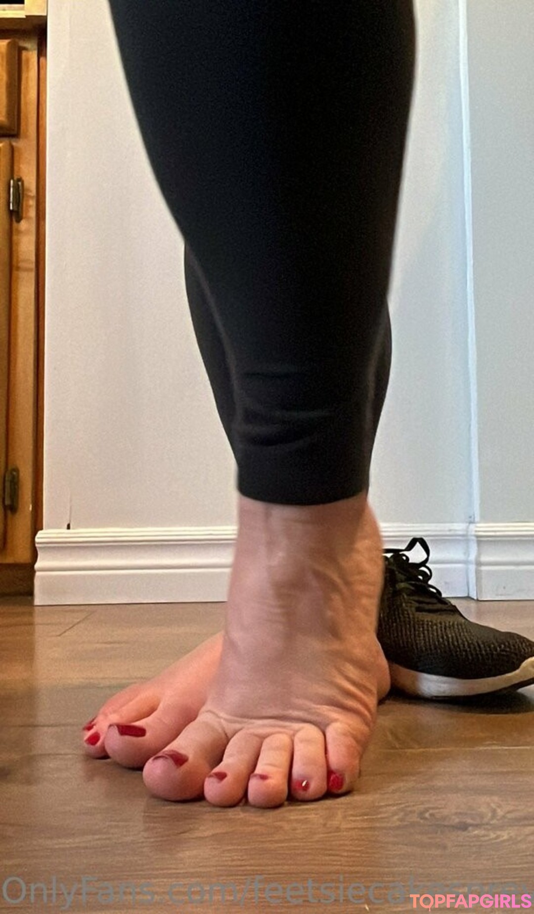 Foto di nudo di fuga di OnlyFans di Feetsiecakespreviews #18 Foto di nudo di fuga di OnlyFans di Feetsiecakespreviews #18