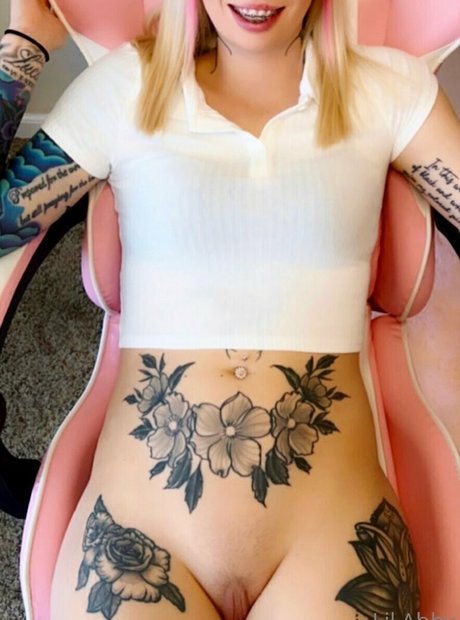 Foto di nudo di fuga di OnlyFans di Lilabbyofficial