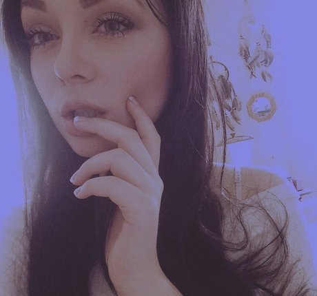 Foto di nudo di fuga di OnlyFans di Elyse Summer