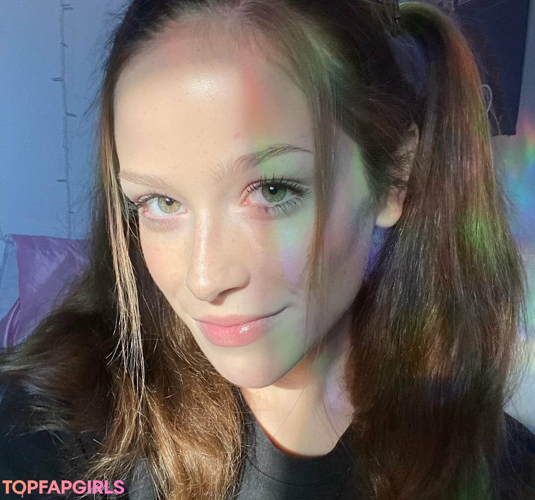Foto di nudo di fuga di OnlyFans di Lillyspunk #5 Foto di nudo di fuga di OnlyFans di Lillyspunk #5