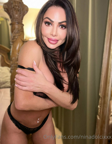 Foto di nudo di fuga di OnlyFans di Ninadolcixxx